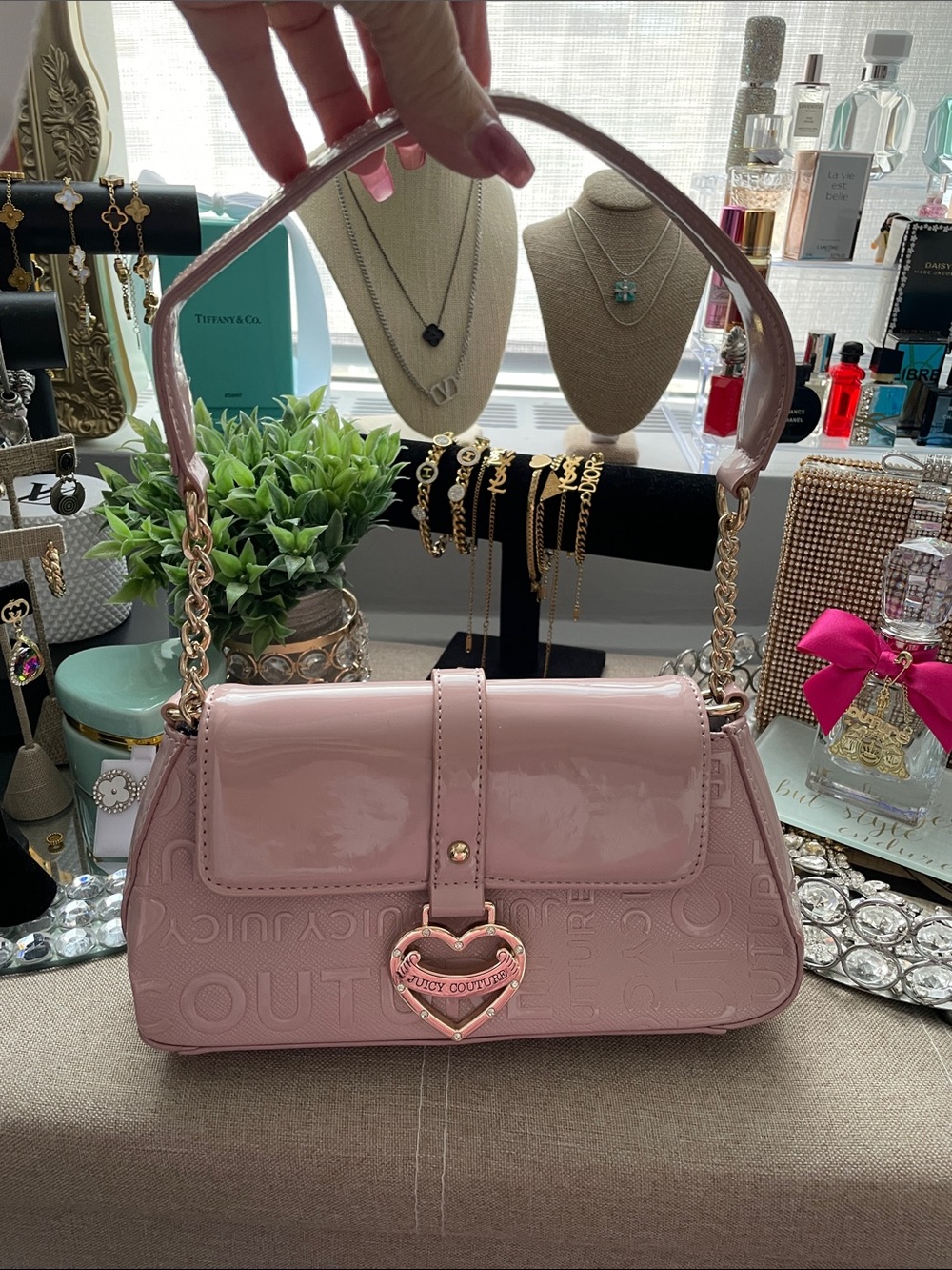 ✨💕Juicy Couture Light Pink Patent Heart-Accent Shoulder Bag💕✨LIKE NEW
